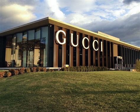 outlet prada montevarchi sito ufficiale|prada outlet factory.